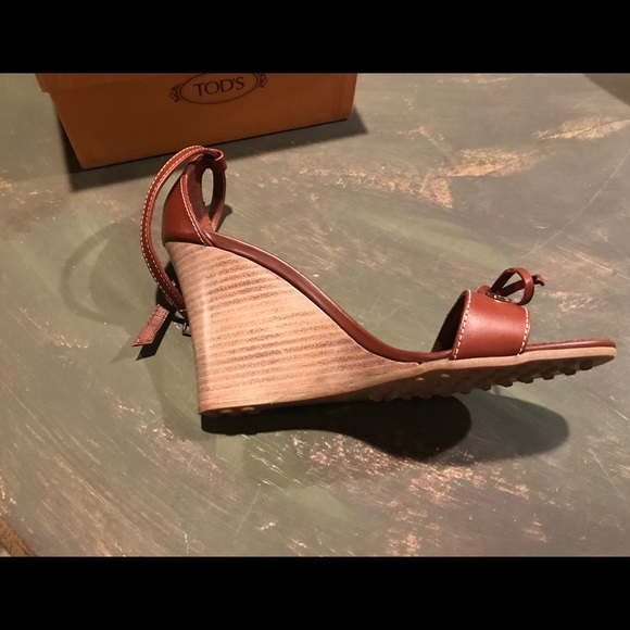 New Tod’s Wedge Sandal - Picture 2 of 2